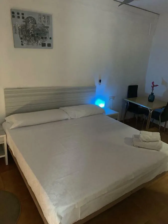 Ancla Beach Apartments Benalmadena Spain
